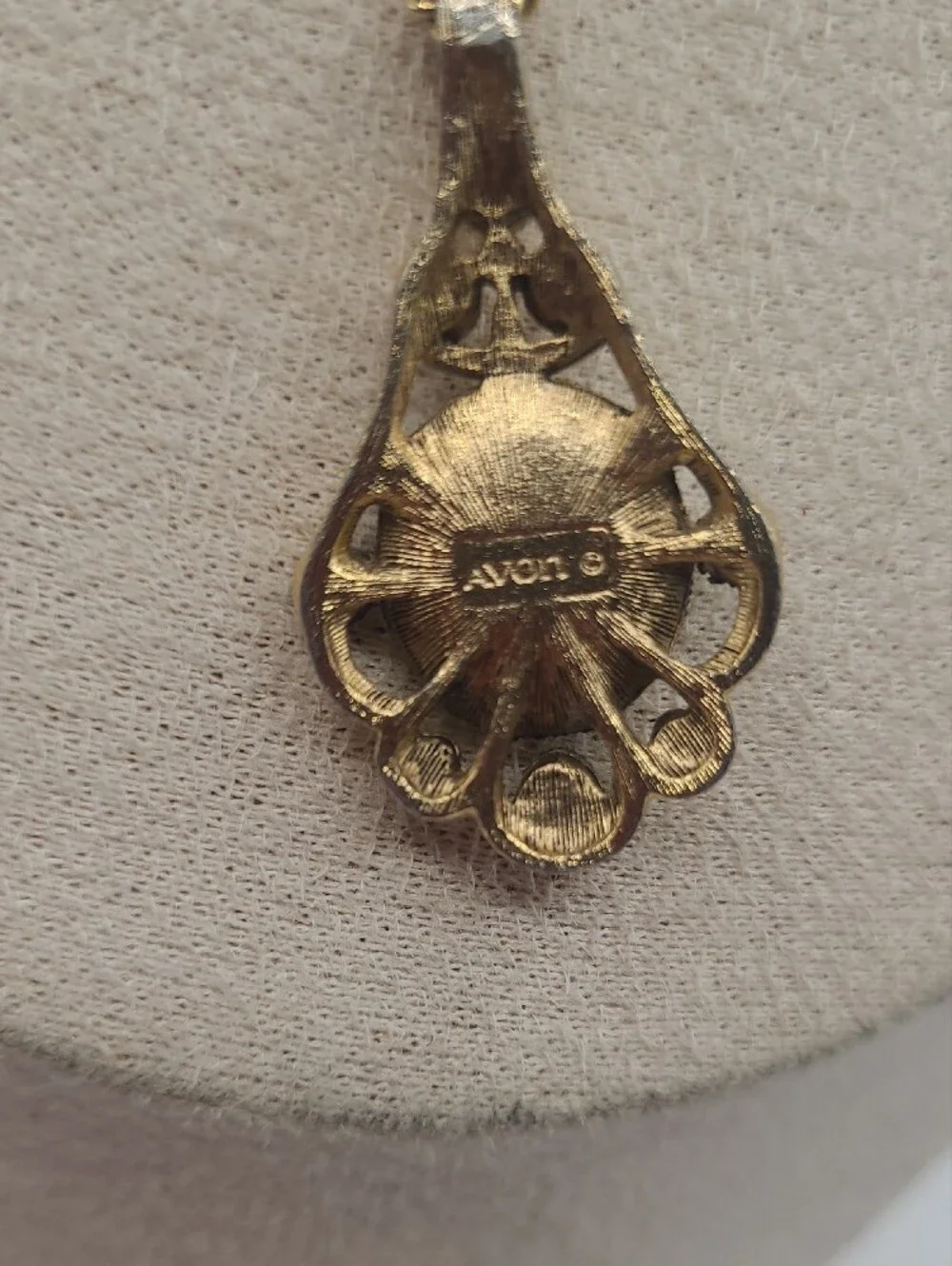 Avon Gold-tone Necklace with Green Center Stone Pendant